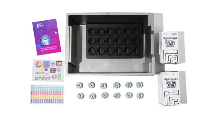 Pakiet-12-robotow-Ozobot-Bit-Plus-ze-zbiorcza-stacja-do-ladowania-ES-01-104-3.webp